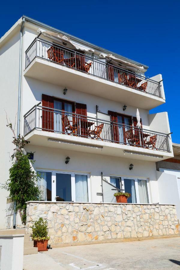 Matea Apartments Milna Milna  Exterior foto